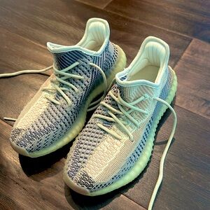 Yeezy Sneakers